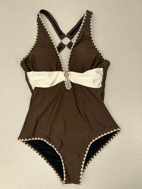 CUPSHE Women's One Piece Swimsuit Plunging V Neck Stitched Trim Bathing Suit SM